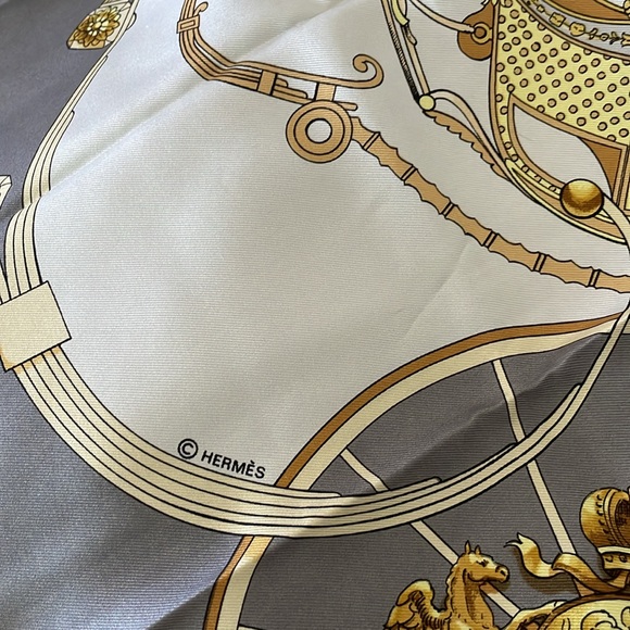 Authentic Hermes "Springs" Carre 90 Silk Scarf Grey EUC🩶💛 with snag - Picture 5 of 13